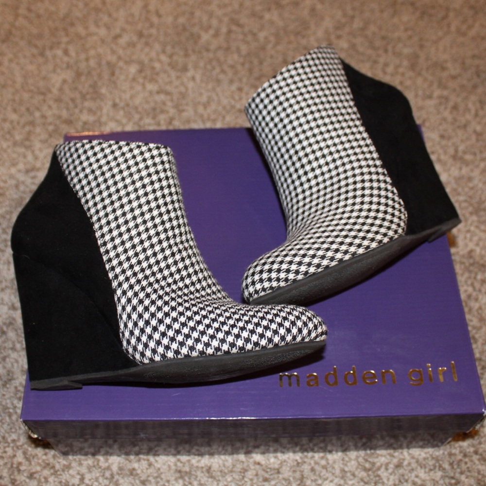 MADDEN GIRL ZUMBA HOUNDSTOOTH BOOTIE